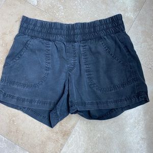 ATHLETA: SHORT WITH POCKETS- 6